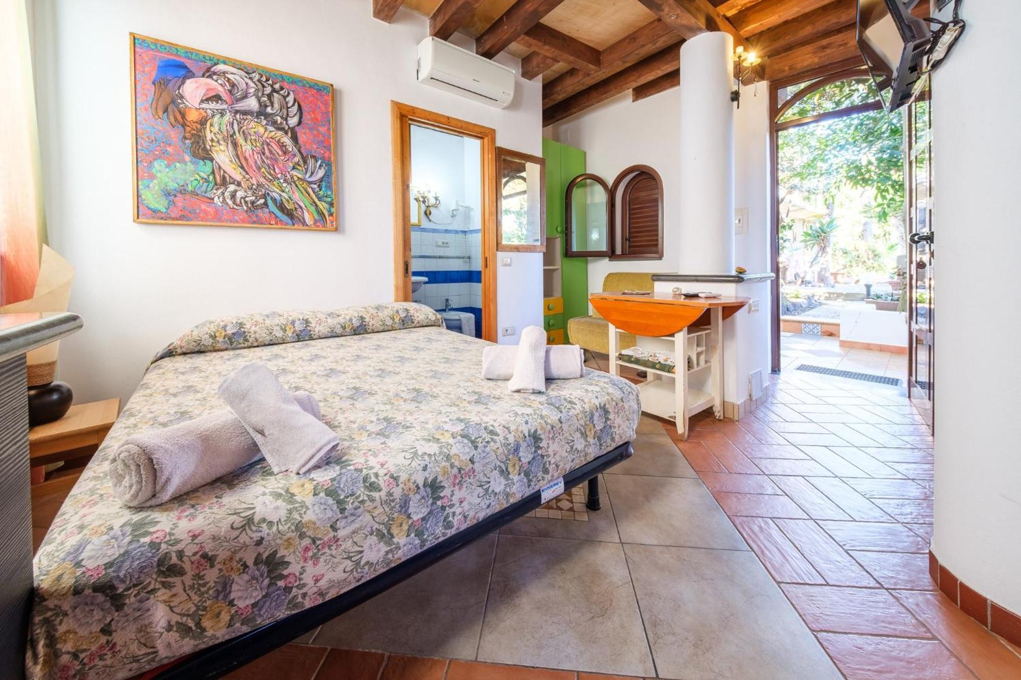 B&B Il Giardino Segreto Στρόμπολι Εξωτερικό φωτογραφία