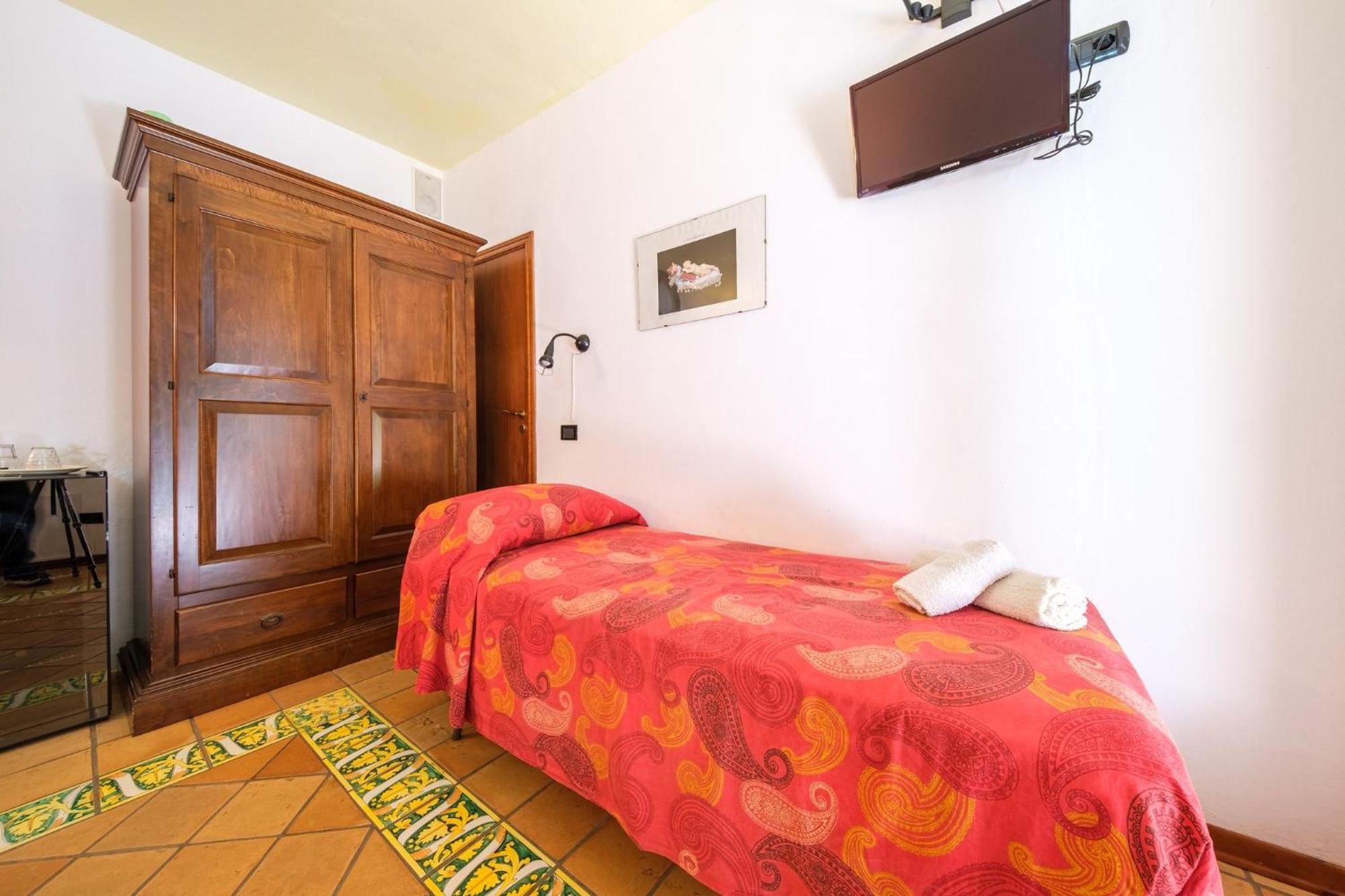 B&B Il Giardino Segreto Στρόμπολι Εξωτερικό φωτογραφία