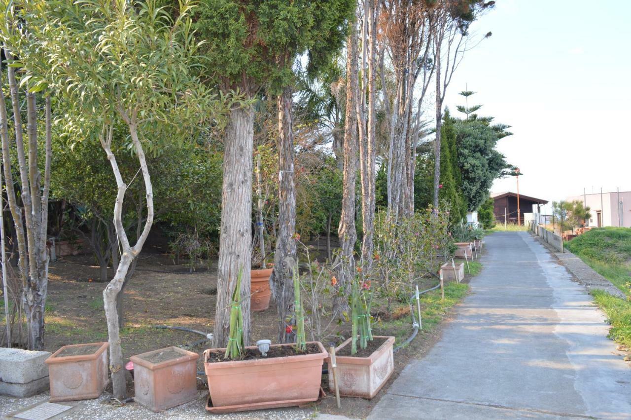 B&B Il Giardino Segreto Στρόμπολι Εξωτερικό φωτογραφία