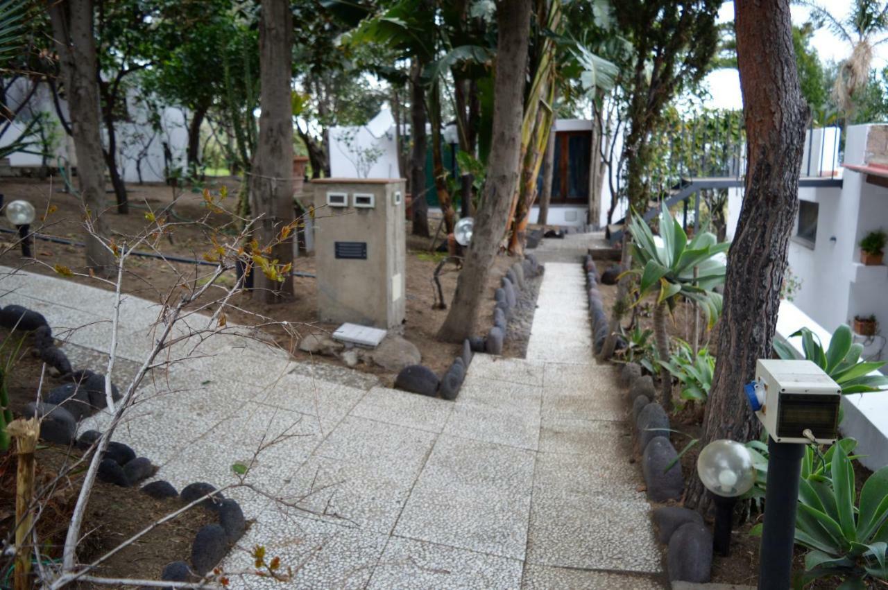 B&B Il Giardino Segreto Στρόμπολι Εξωτερικό φωτογραφία